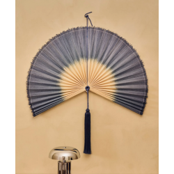 Éventail mural artisanal – Décoration naturelle & élégante